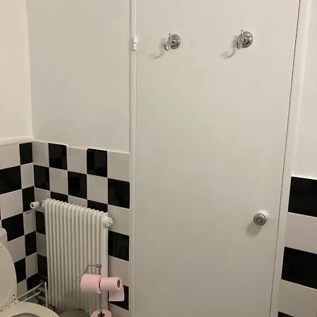パリ16区 改装したばかりのアパルトマン クーラー付 Parigi